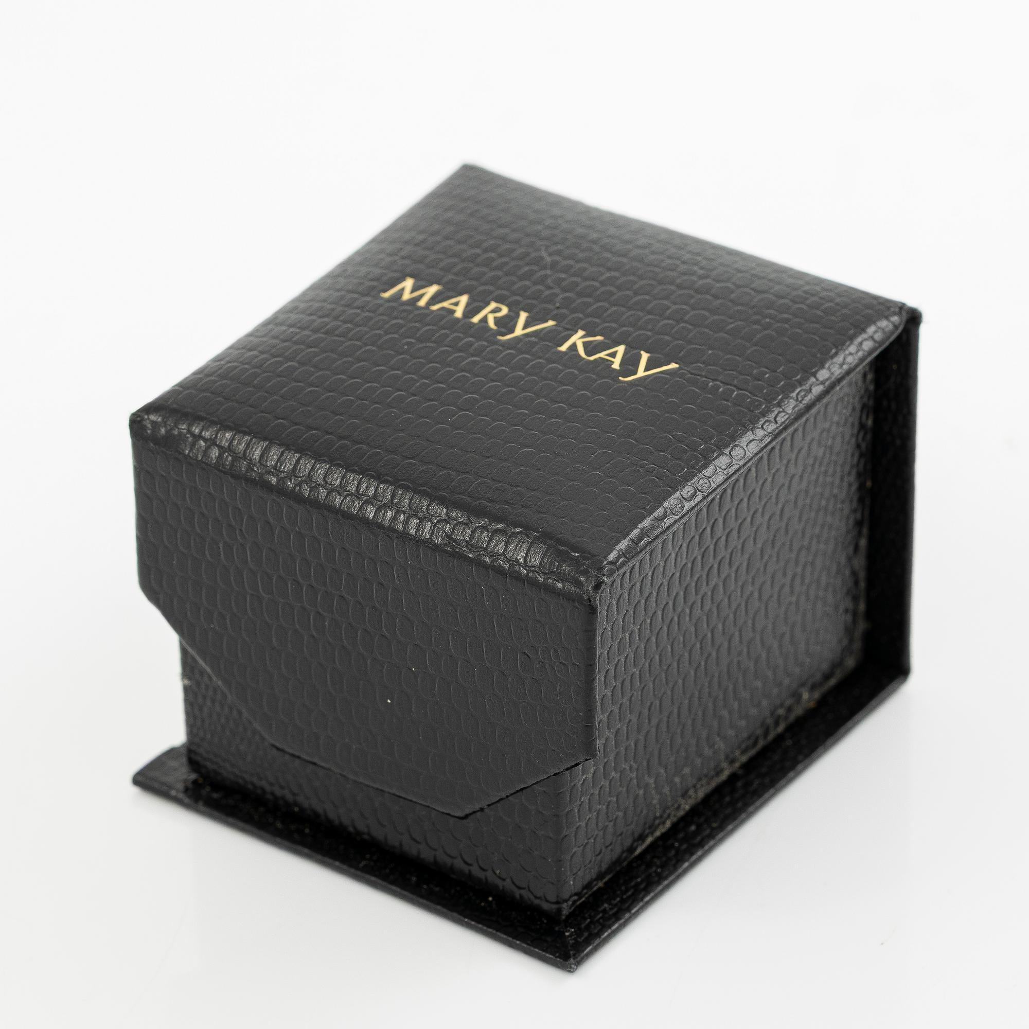 Brosch, Jarl Sandin/ Mary Kay, i form av bi, 18K guld med briljantslipade diamanter.