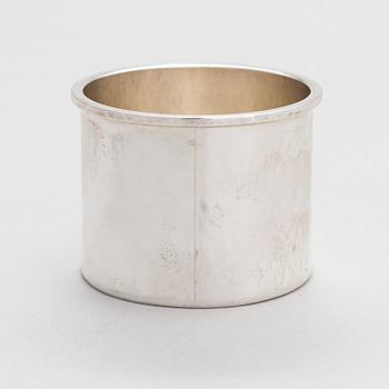 Pekka Piekäinen, Burk, sterlingsilver. Platinoro, Åbo.