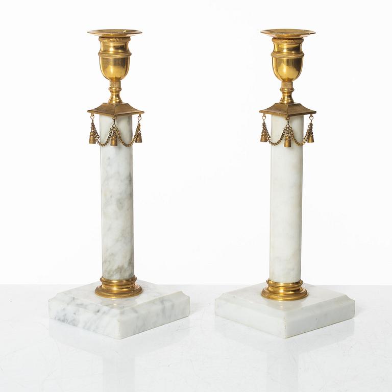 Ljusstakar, ett par, Sverige, omkring år 1900. Sengustaviansk stil.