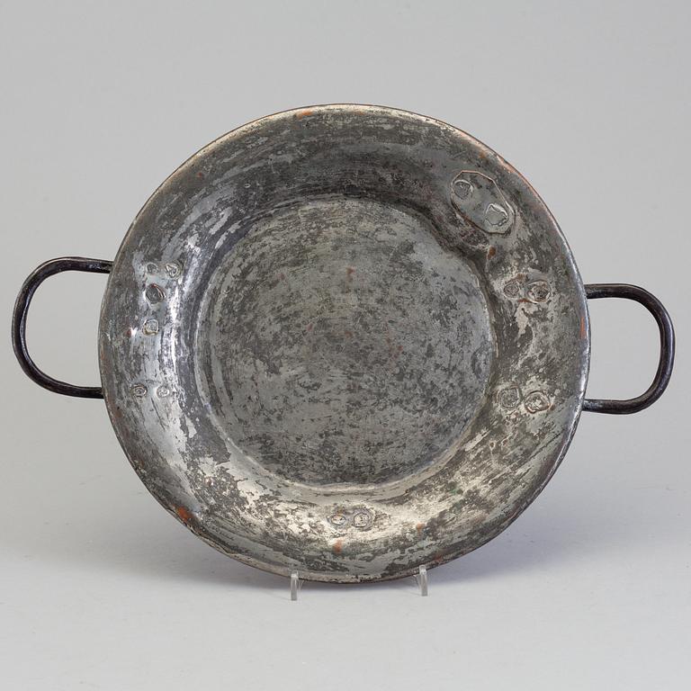 THREE COPPER KITCHEN UTENSILS, 19th century.