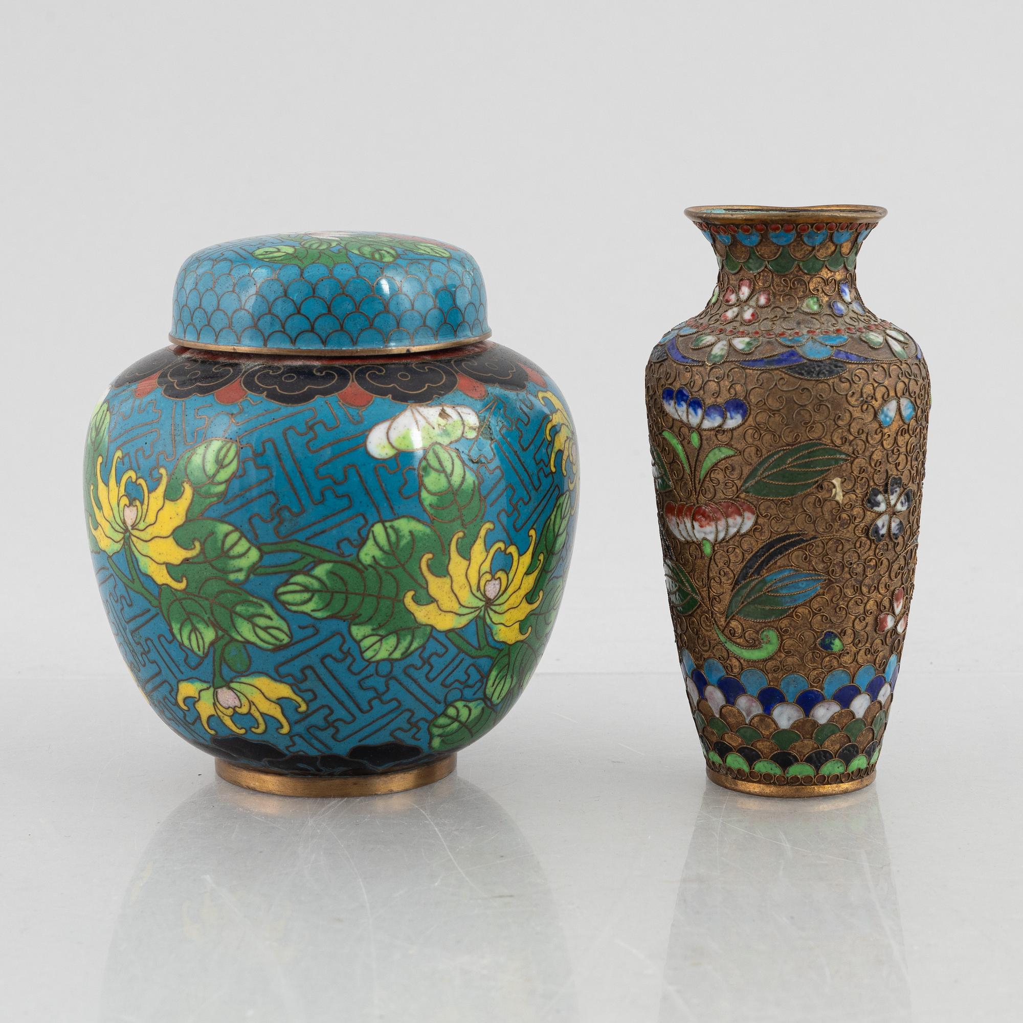 A cloisonné vase and jar with lid, China, around 1900.