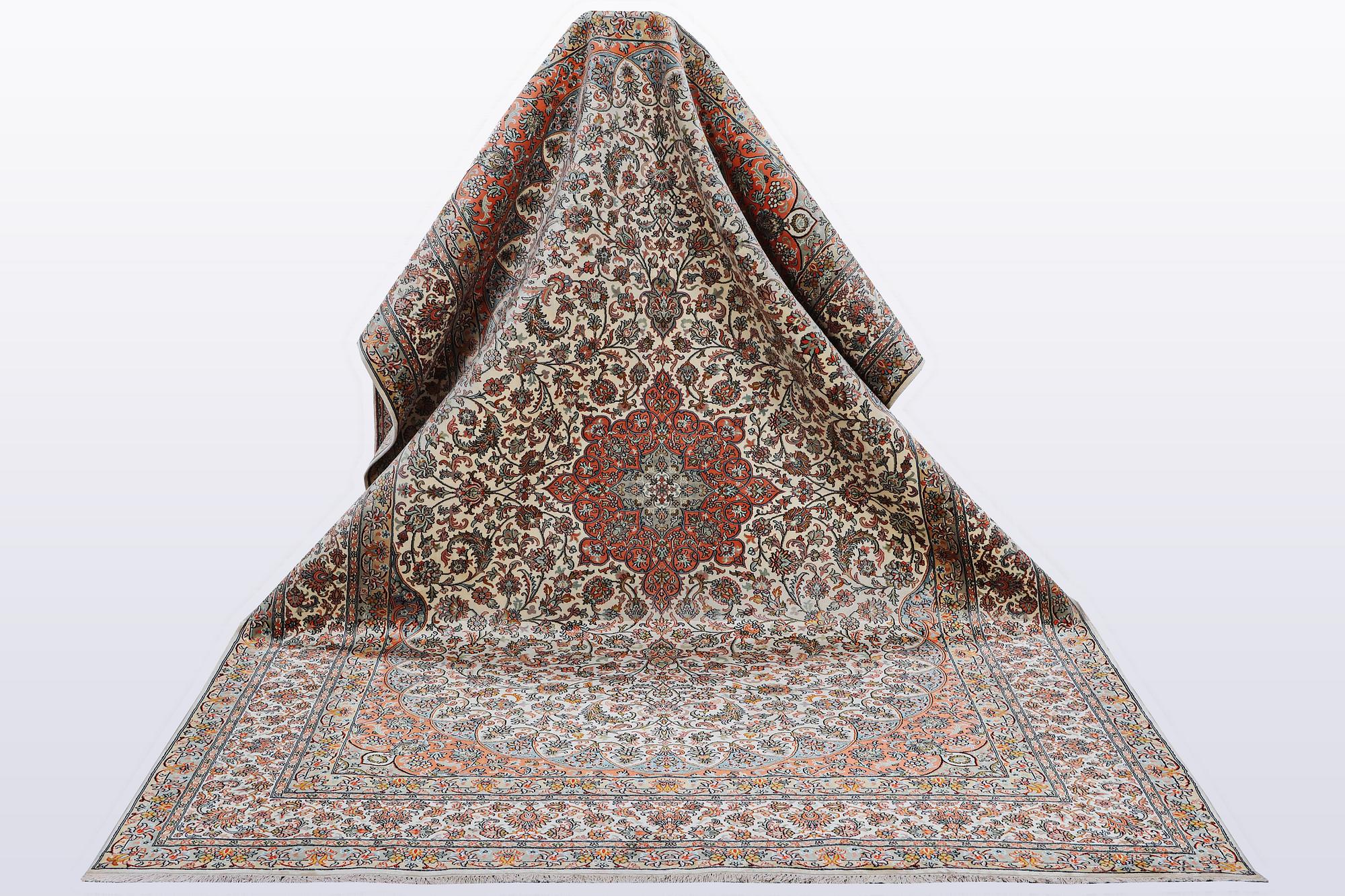 A carpet, Kashmir silke 307 x 220 cm.