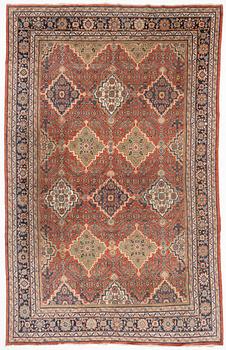 A carpet, Mahal, ca 514 x 326 cm.