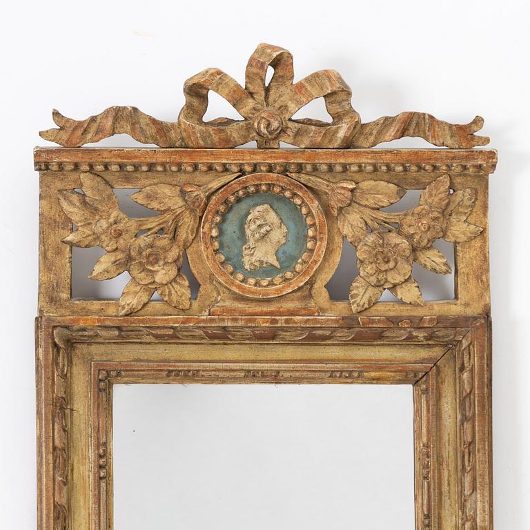 Mirror, Gustavian, late 18th century.