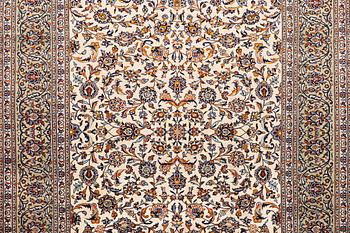 A carpet, Kashan, ca 356 x 248 cm.