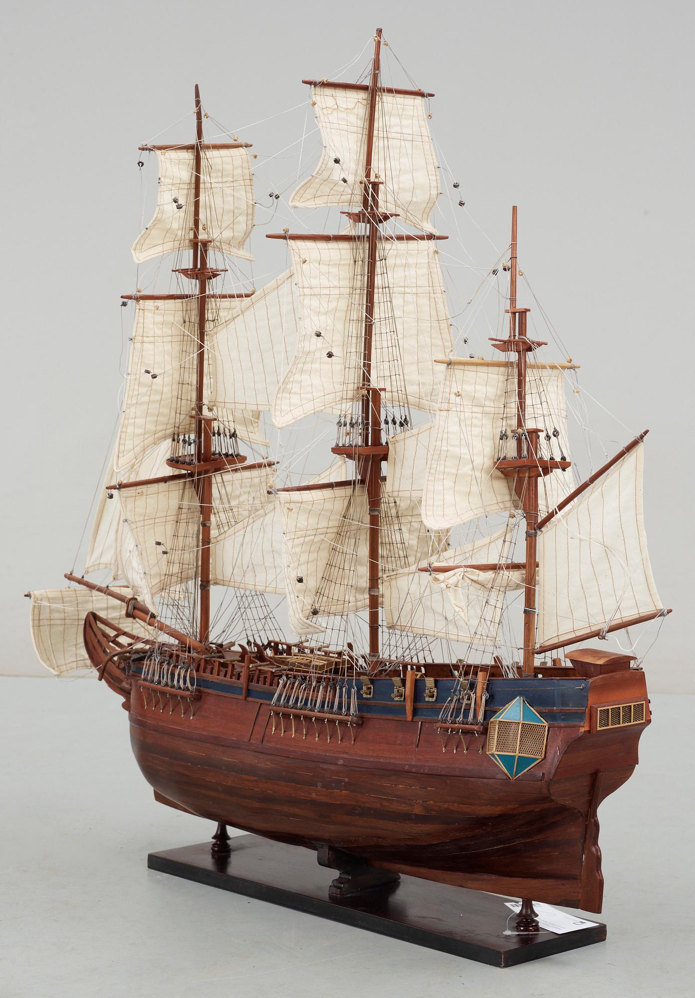 FARTYGSMODELL, trä och textil, 1900-talets mitt.