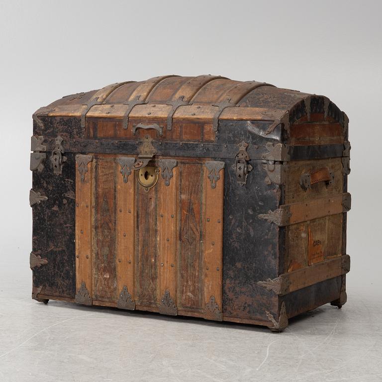 A trunk, late 19th century.