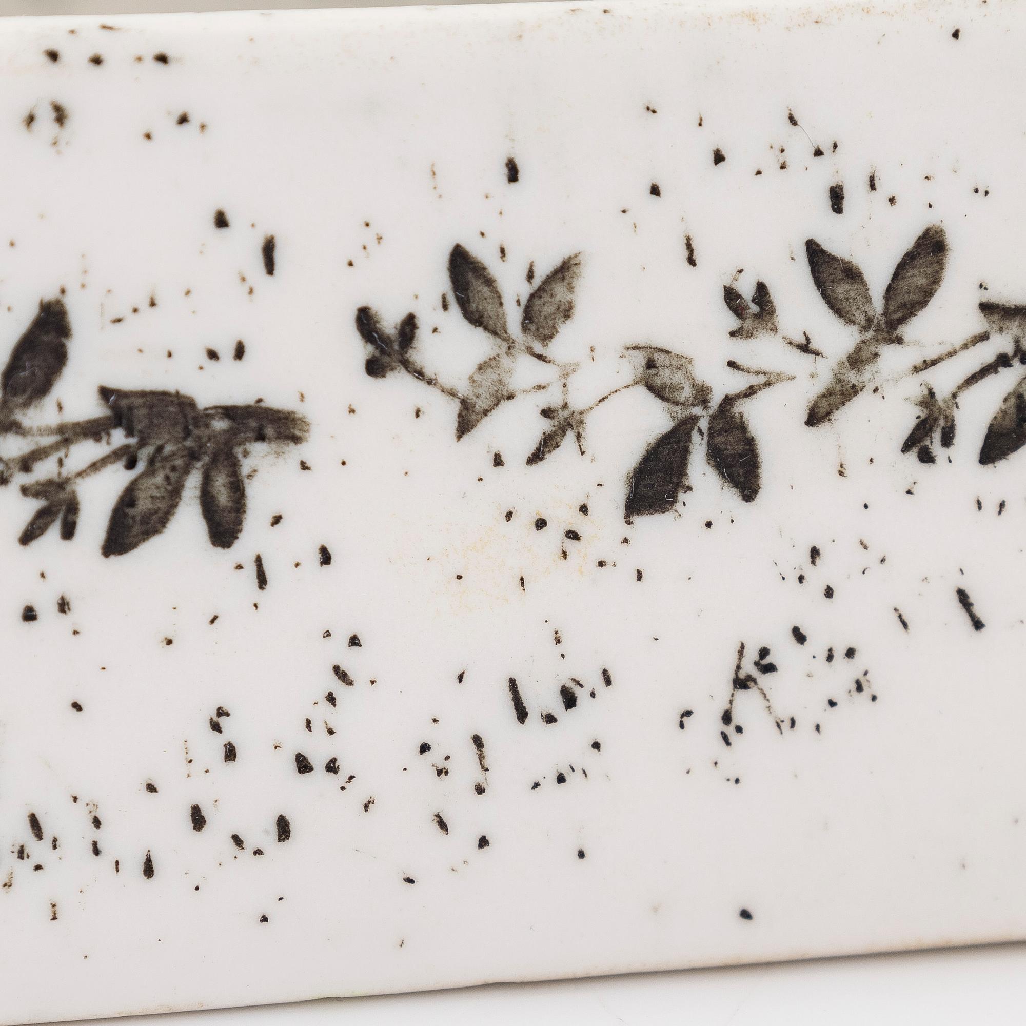 Rut Bryk, seinäreliefi, kivitavaraa, signeerattu BRYK.