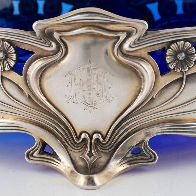 A silver Art Nouveau jardinière, C.G. Hallberg, Stockholm, 1903.