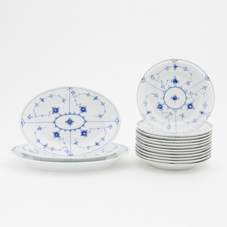 Bing & Grøndahl, a 15-piece 'Musselmalet' porcelain service,  Bing & Grøndahl, Denmark.