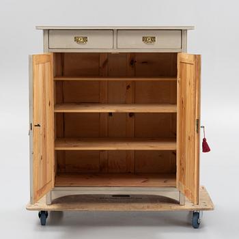 Skänk, tidigt 1900-tal.