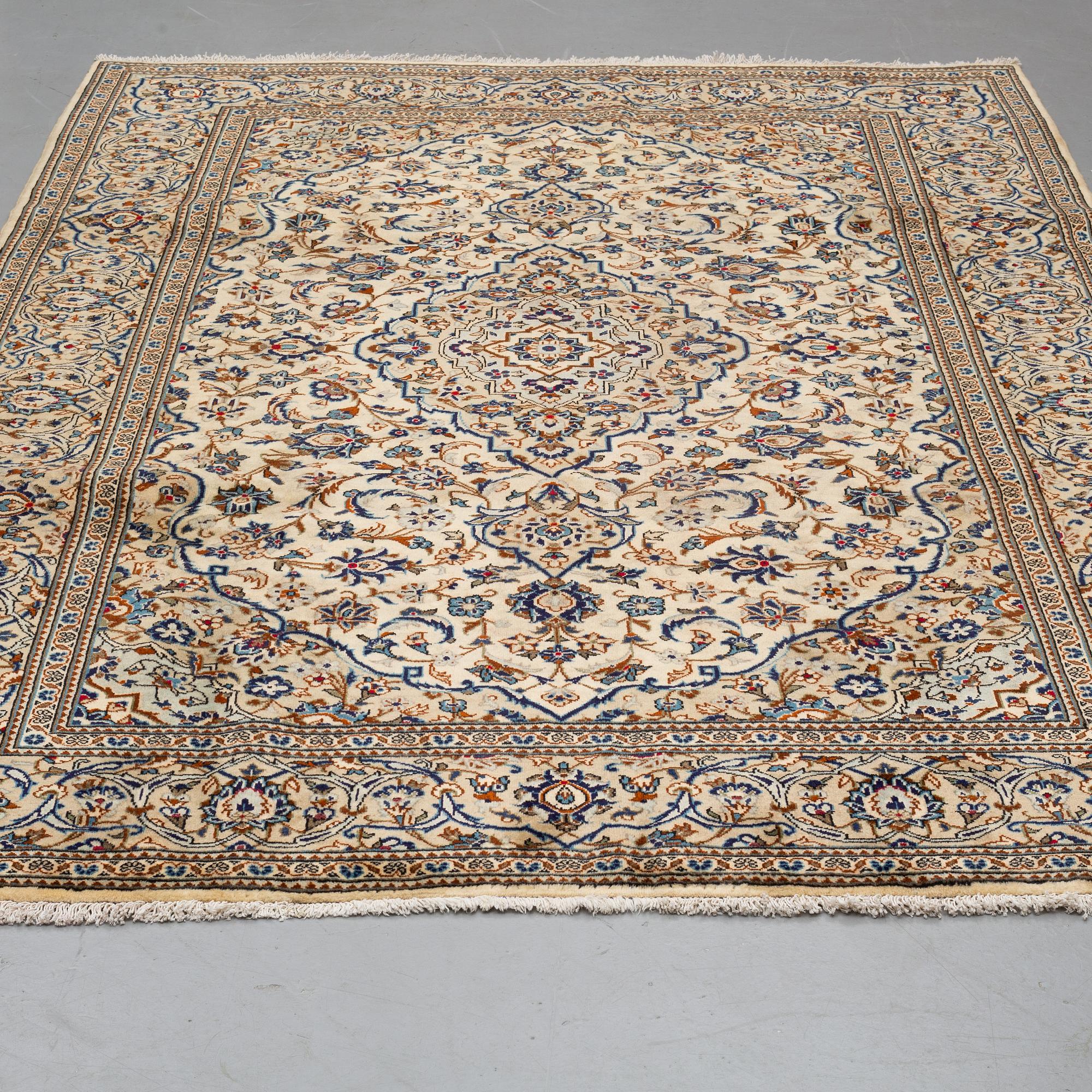A CARPET, Keshan, ca 288 x 199 cm.