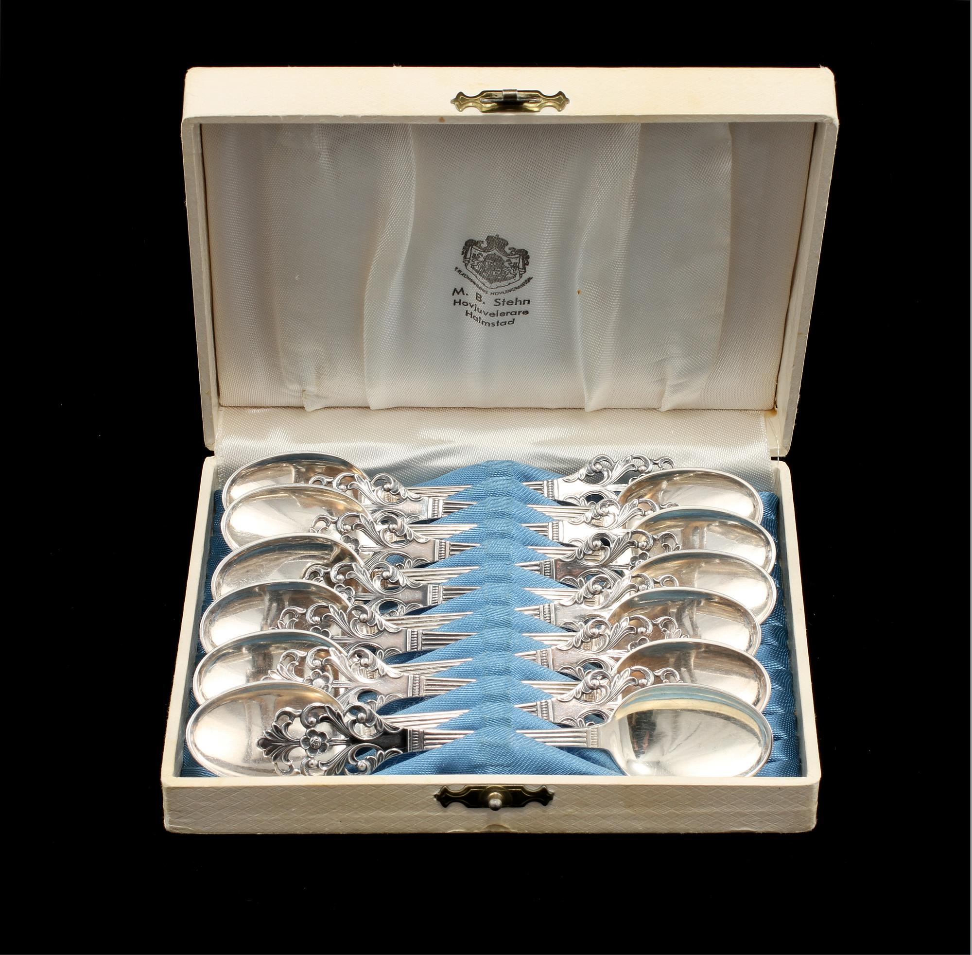 PARTI BESTICK, 38 st, silver, 1700/1800/1900-tal. Vikt ca. 784g.