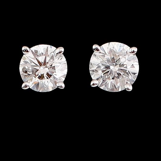 ÖRHÄNGEN, 1 par, 14 k vitguld, briljantslipade diamanter tot 0.33 ct.