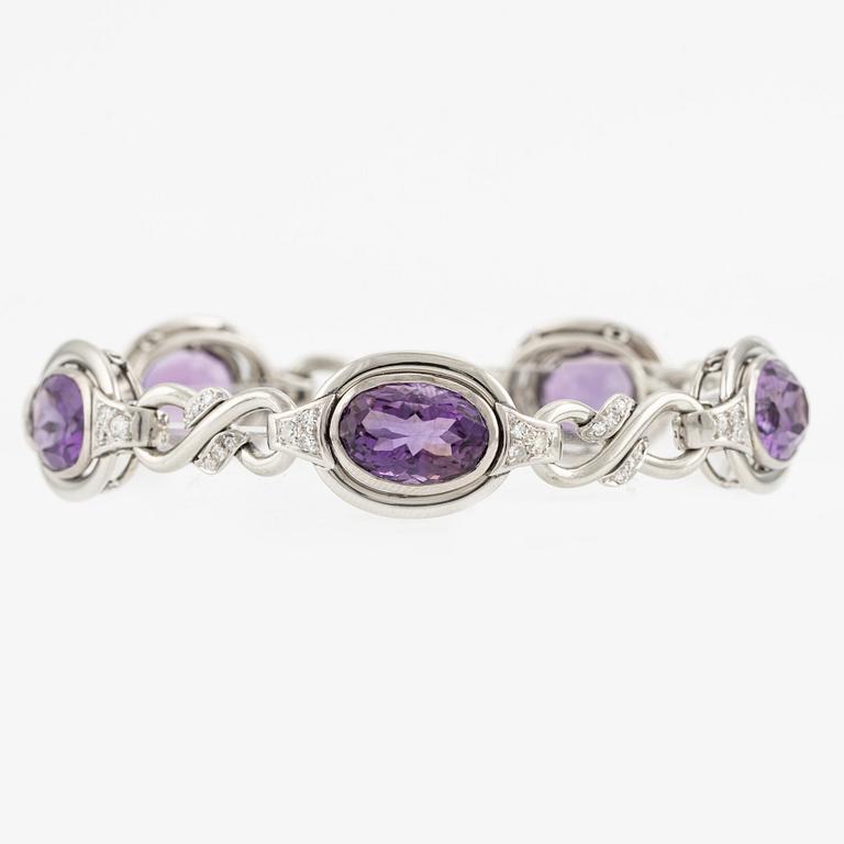 Bracelet, 14K white gold with amethysts and diamonds.