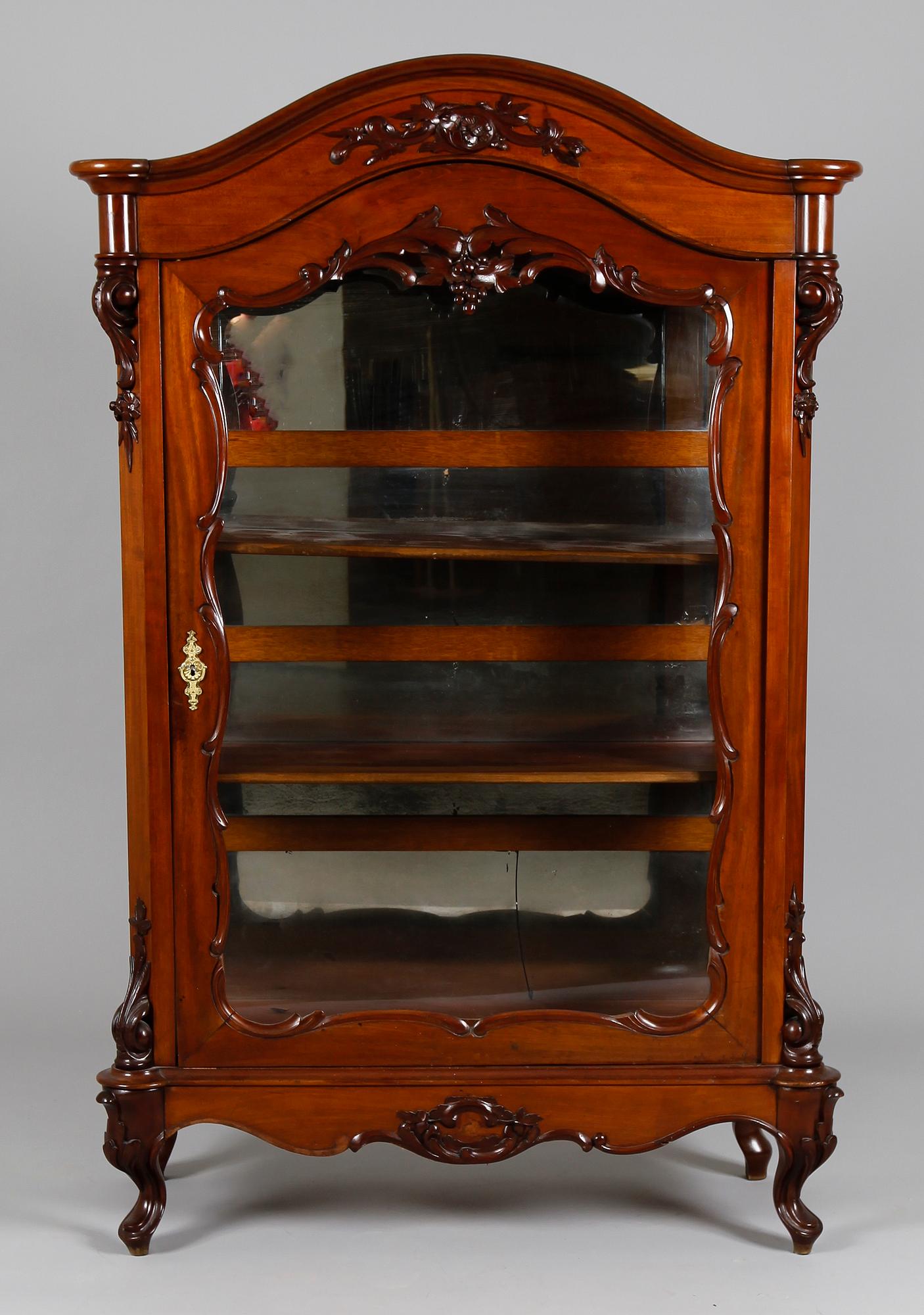 VITRINSKÅP, rokokostil, 1800-talets andra hälft.