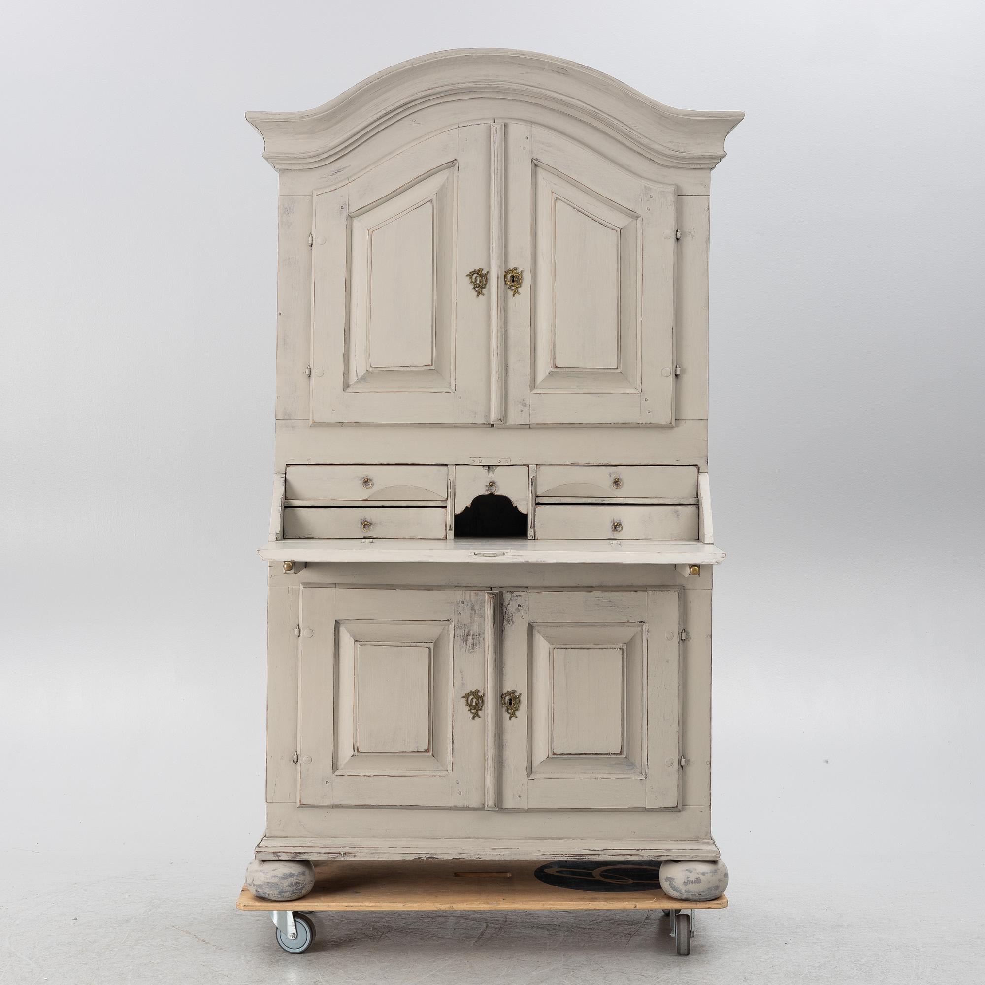 Cabinet, 19th century.