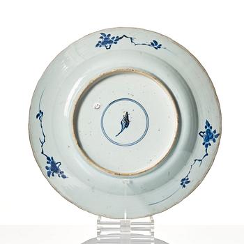 A blue and white dish, Qing dynasty, Kangxi (1662-1722).