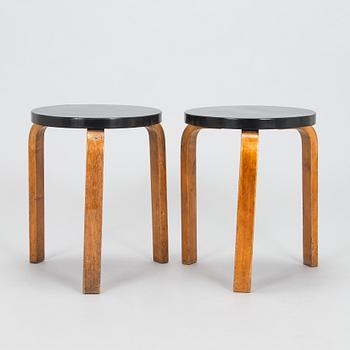 Alvar Aalto, jakkarapari, malli 60, O.Y. Huonekalu-ja Rakennustyötehdas A.B, Finmar, Suomi, 1934–39.