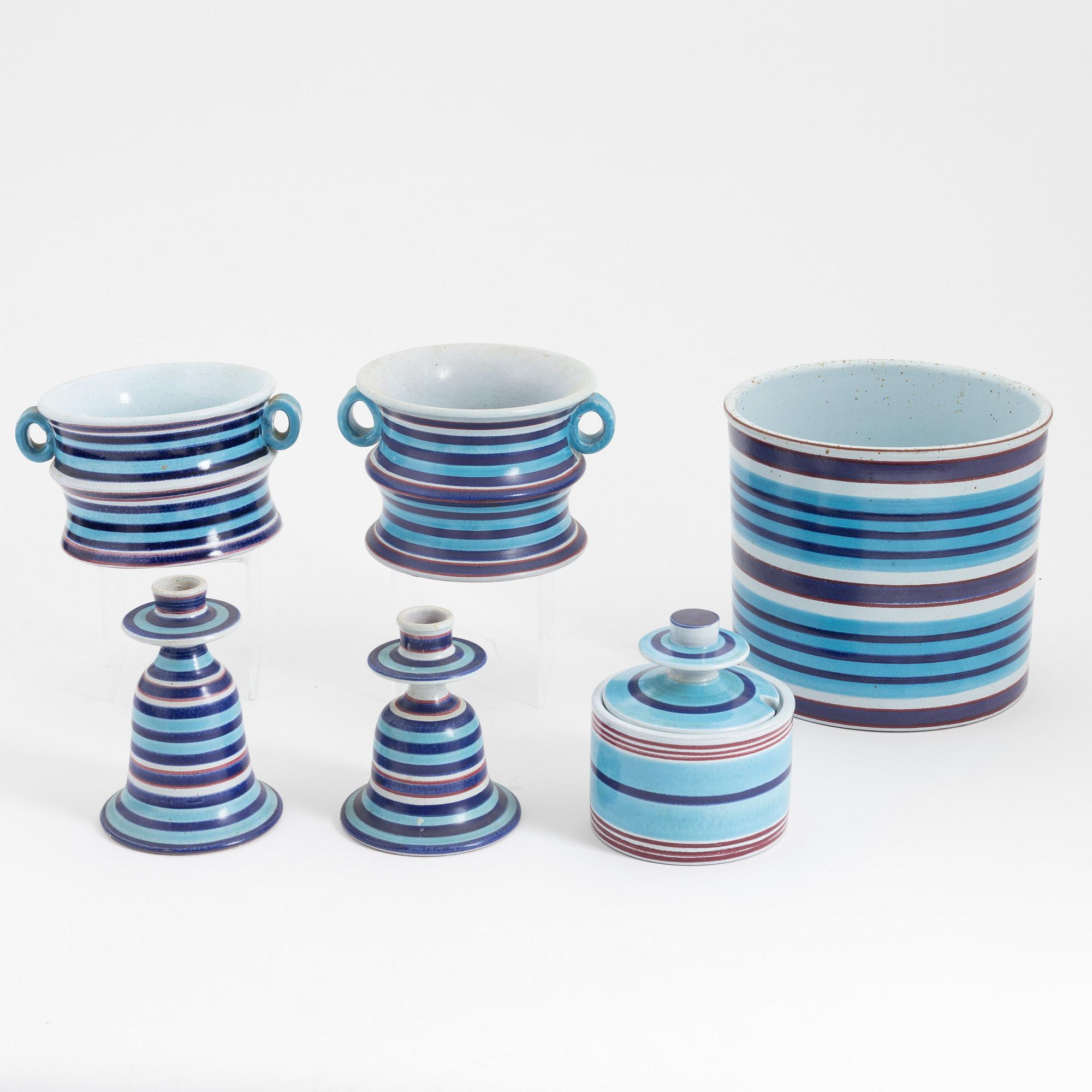 Stig Lindberg, vaser, 3 st, ljusstakar, 2 st och burk med lock, fajans, Gustavsbergs studio.