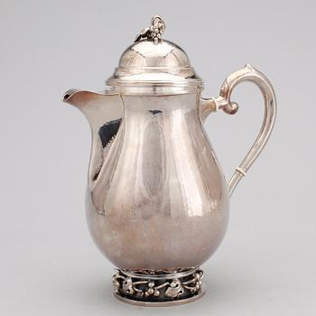 KAFFEKANNA, sterlingsilver, Dansk Guldsmede-Håndvaerk, Köpenhamn 1964-75. Vikt ca 633 g.