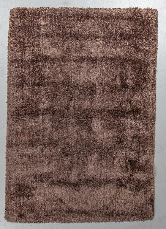 A rug, tufted Stepevi, 192 x 137 cm.