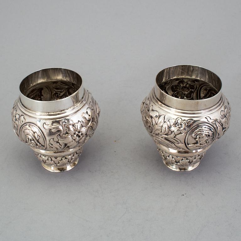 A FRENCH SILVER WEDDING BEAKER, 19th century. Weight ca 111 g.