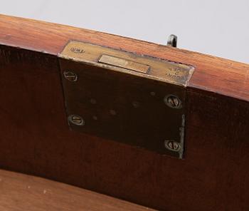 SIDEBOARD, England, 1900-talets mitt.