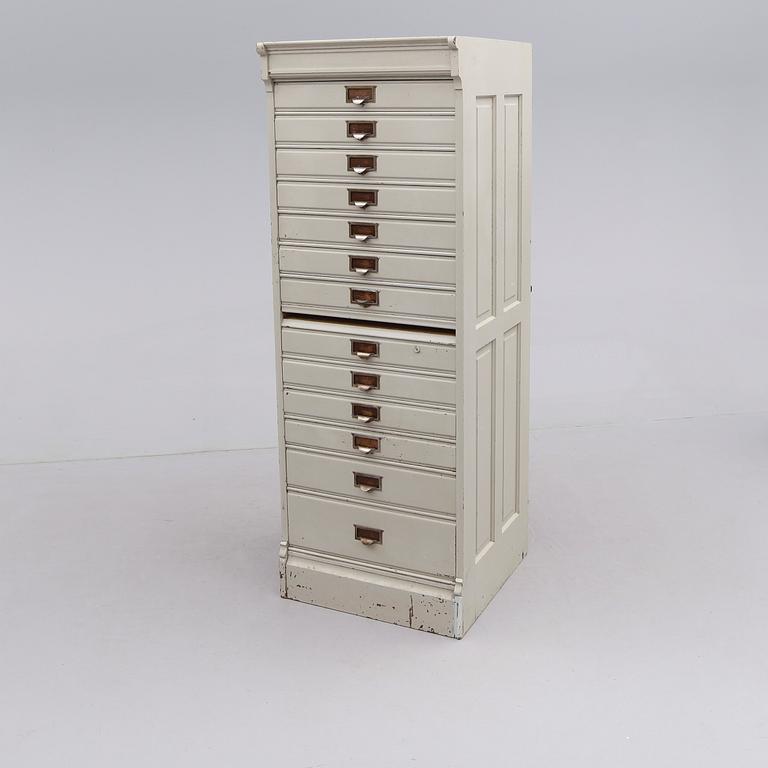 DOKUMENTSKÅP, 1900-talets första hälft.