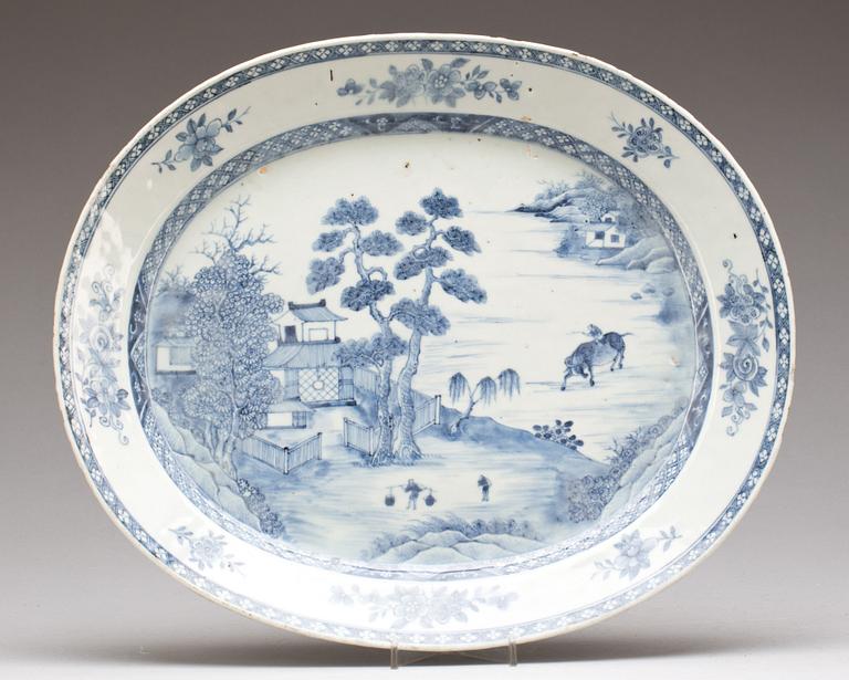 STEKFAT, porslin. Kina, Qianlong, 1700-tal.
