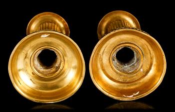 LJUSSTAKAR, ett par, mässing, empirestil, 1900-tal.