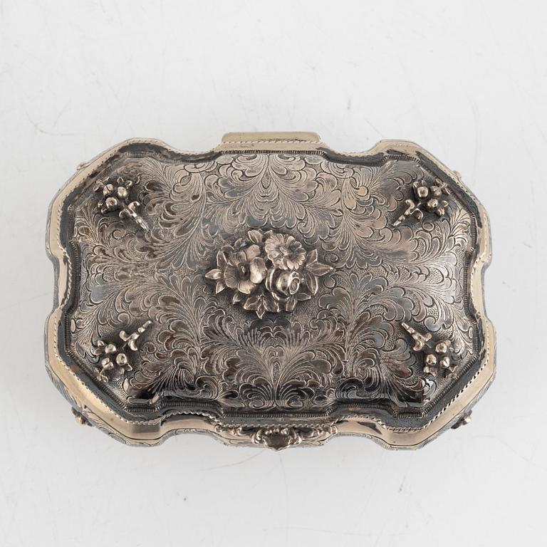 Skrin, rokokostil, 1900-tal.