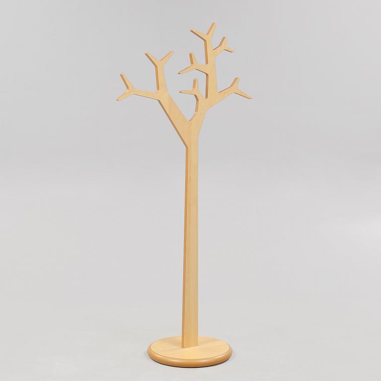A coat hanger by Michael Young and Katrin Olina Petursdottir for Swedese, model "Tree", 21th century.