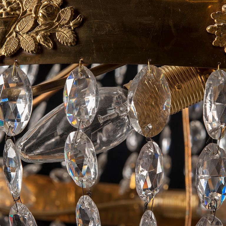 TAKKRONA UTAN KRÖNDEKOR, empire, 1800-talets början. Höjd ca 82 cm.