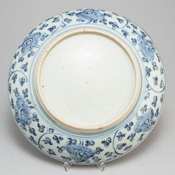 A large blue and white dish, Ming dynasty (1368-1644).