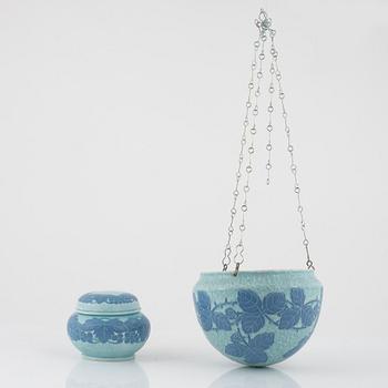 Josef Ekeberg och Elsa Engeström, ampel samt skål med lock, flintgods, "Sgrafitto", Gustavsberg, 1912.