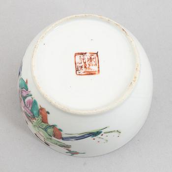 Six pieces of Japanese and Chinese porcelain, 18th-20th century.