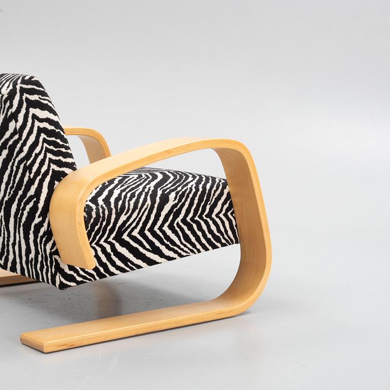 Alvar Aalto, fåtölj, "Tank chair", modell 400, Artek, Finland, 2006.