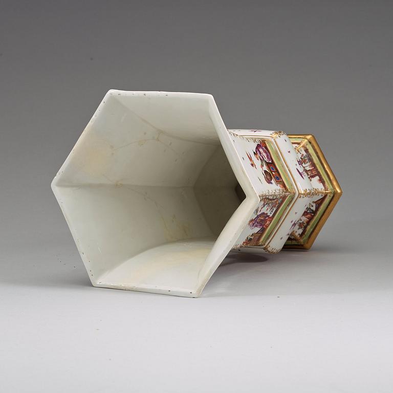 VAS, porslin. Meissen, Augustus Rex, 1720-tal.