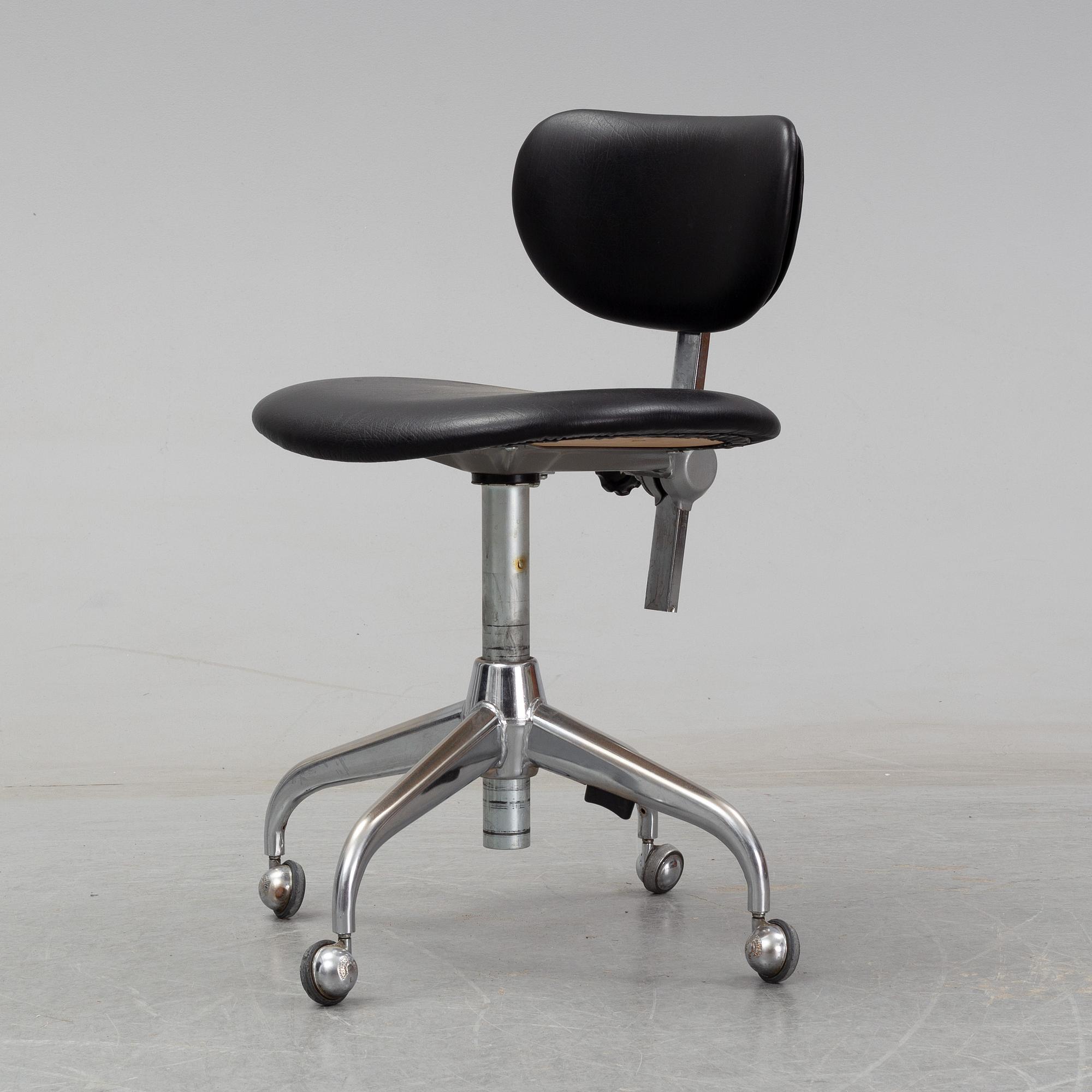 A swivel chair,  Lindqvist, Motala, mid 20th Century.