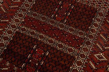 An antique Ensi Hartchloo rug, ca 145 x 130 cm.