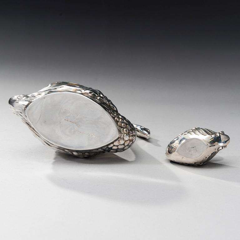 MALJOJA, 2 kpl, hopeaa, Koivula oy, Joensuu 1957. Paino n. 450 g.