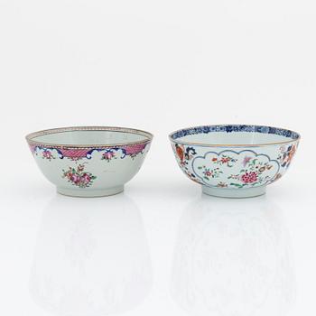 A set of two famille rose bowls, Qing dynasty, Qianlong (1736-95).