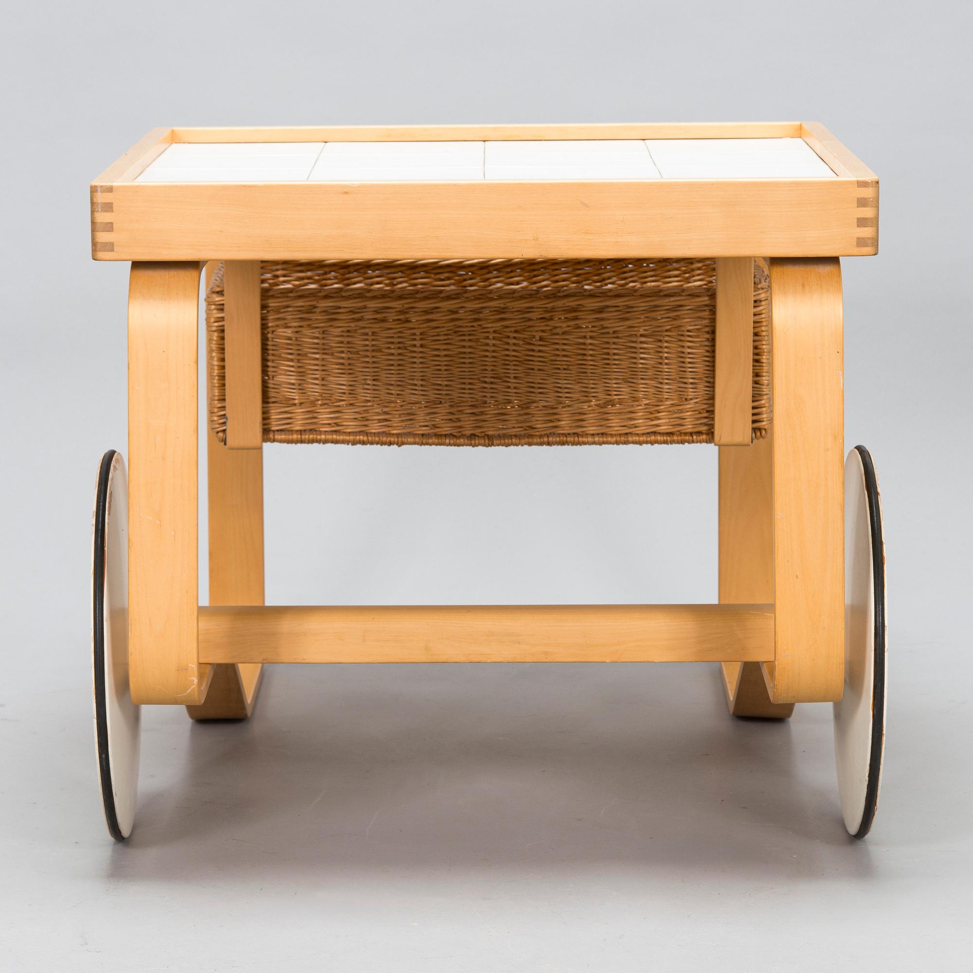 Alvar Aalto, tarjoiluvaunu, malli 900, Artek, 1970-luku.