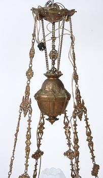 TAKFOTOGENLAMPA, majolika, omkring sekelskiftet 1800/1900.
