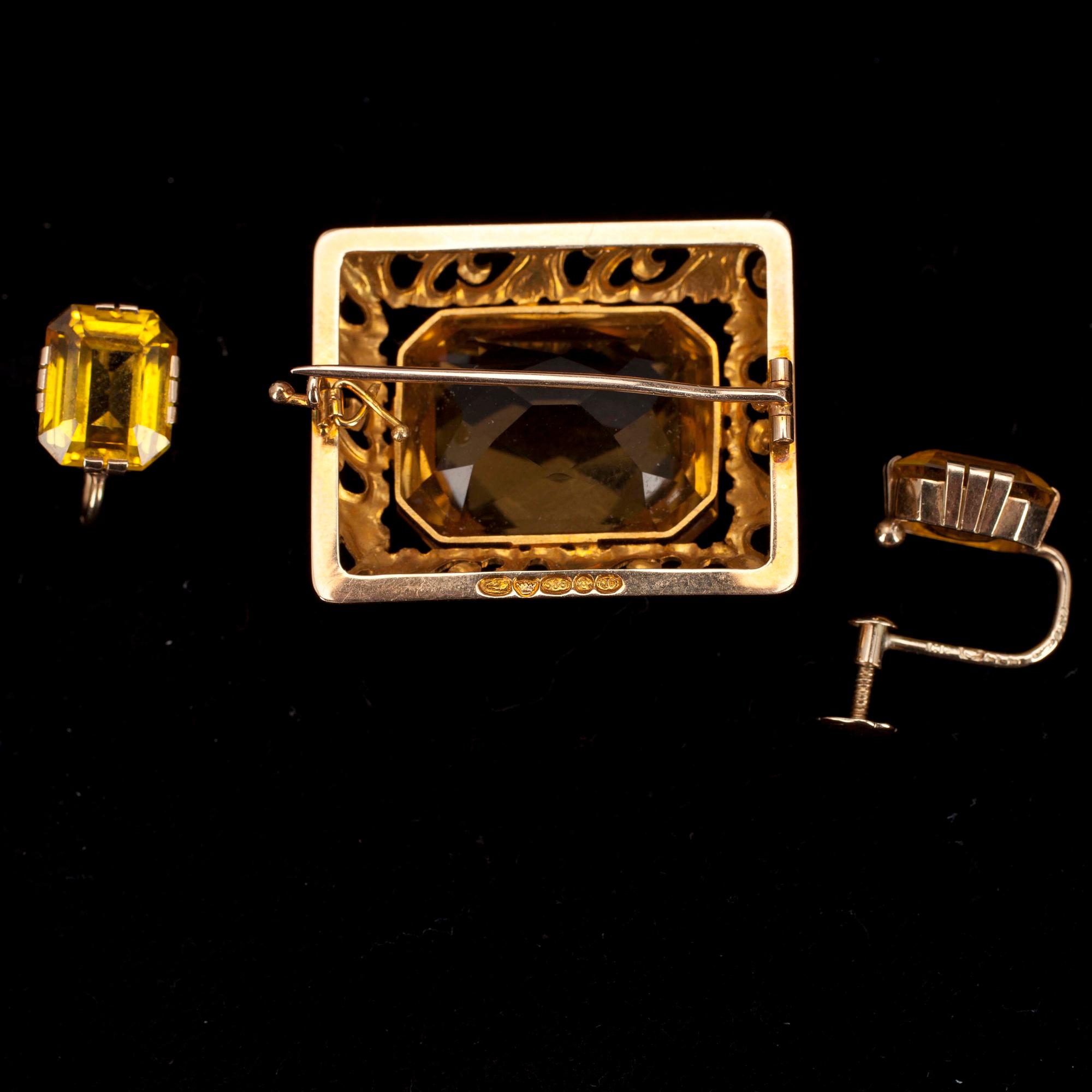 BROSCH OCH ÖRHÄNGEN, guld 14k, Auran kultaseppä, Åbo 1945, örhängen 1954.