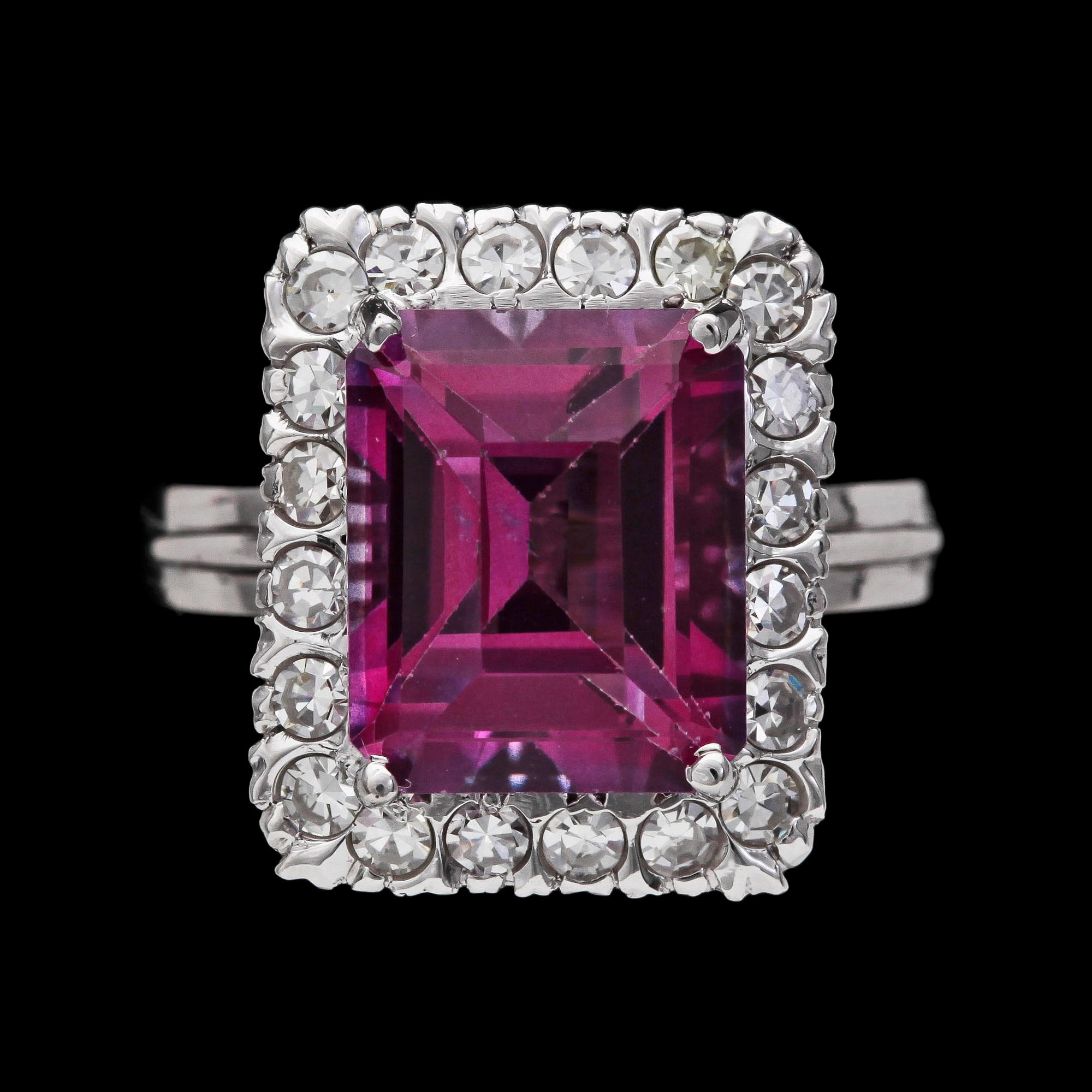 A pink topaz and brilliant cut diamond ring, tot. 0.40 ct.