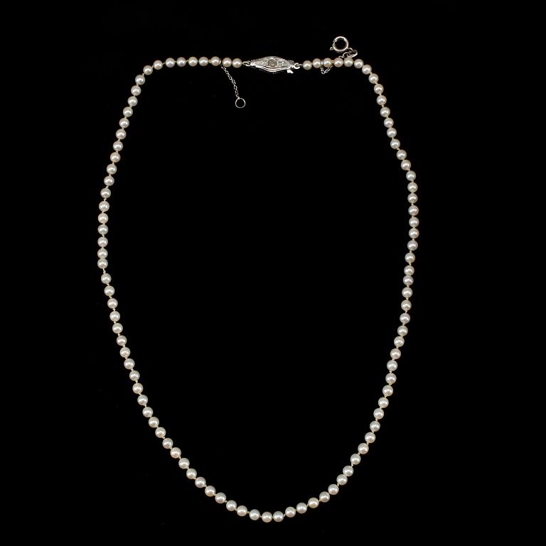 PÄRLCOLLIER SAMT ARMRING, pärlor resp guld 18K, Alton, 1963. Armbandets vikt ca 13 gram.