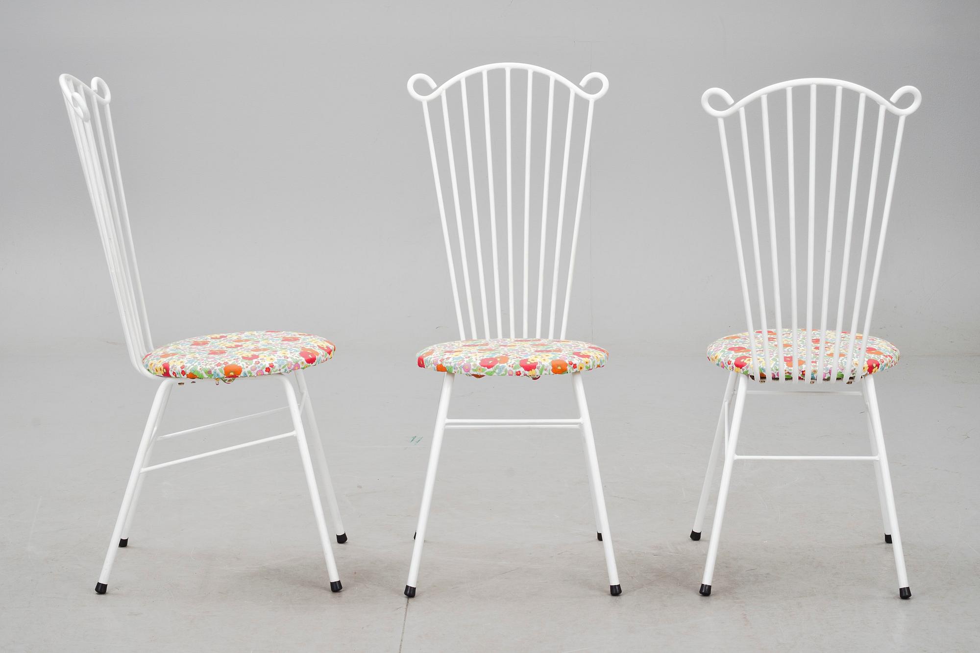 TRÄGÅRDSSTOLAR, 4 st. 1900-talets andra hälft.