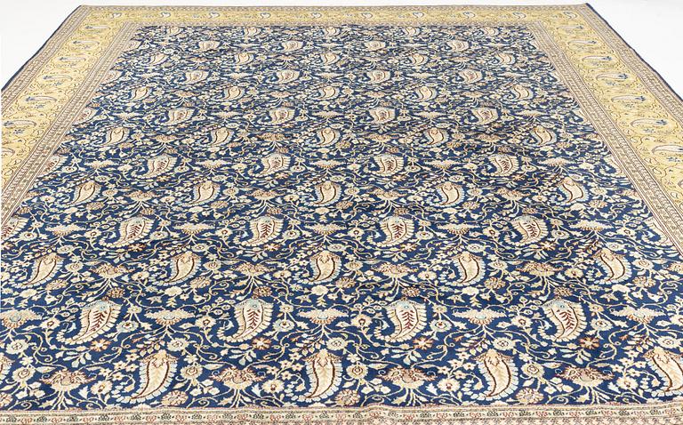 A Qum carpet, ca 494 x 340 cm.